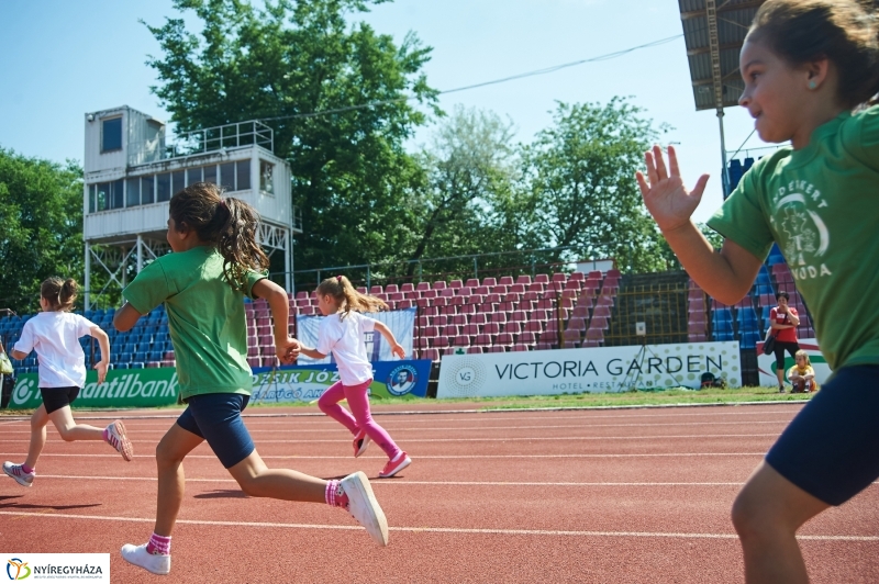 Ovi atlétika a stadionban - fotó Szarka Lajos
