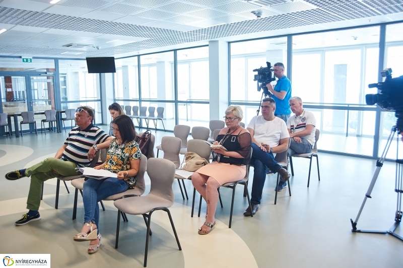 Strandbelépő kedvezmény sajtótájékoztató - fotó Szarka Lajos