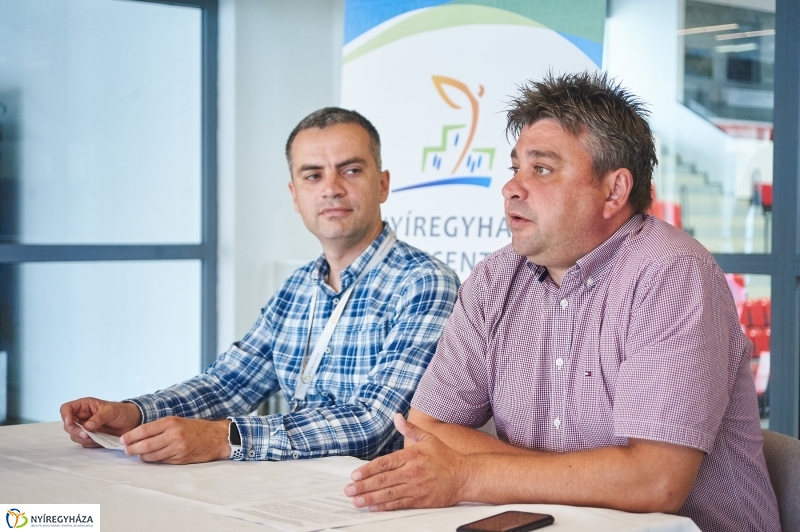 Strandbelépő kedvezmény sajtótájékoztató - fotó Szarka Lajos