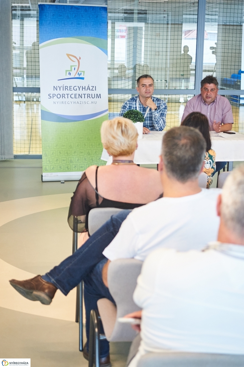 Strandbelépő kedvezmény sajtótájékoztató - fotó Szarka Lajos