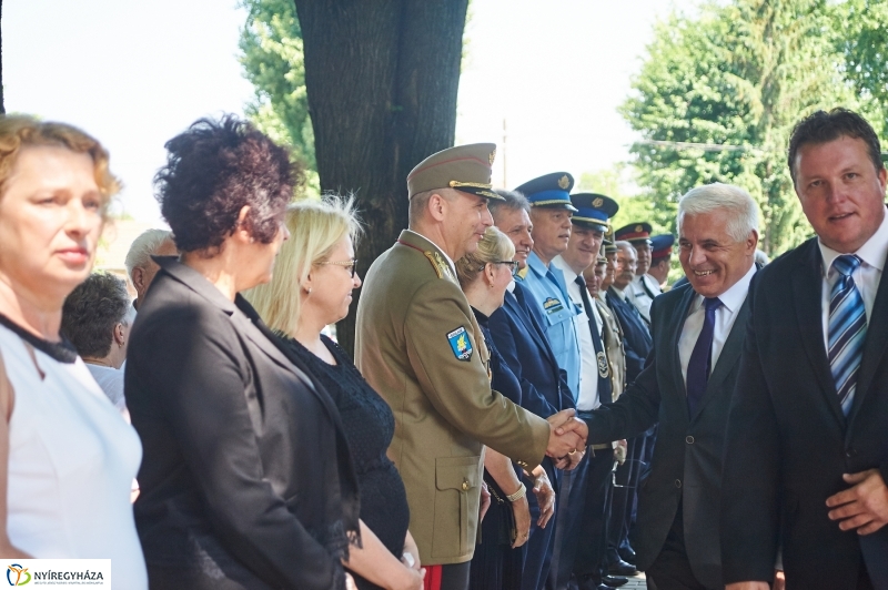 Emlékezés a Hősök Temetőjében - fotó Szarka Lajos