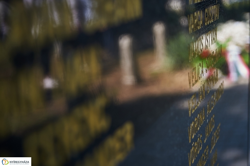 Emlékezés a Hősök Temetőjében - fotó Szarka Lajos