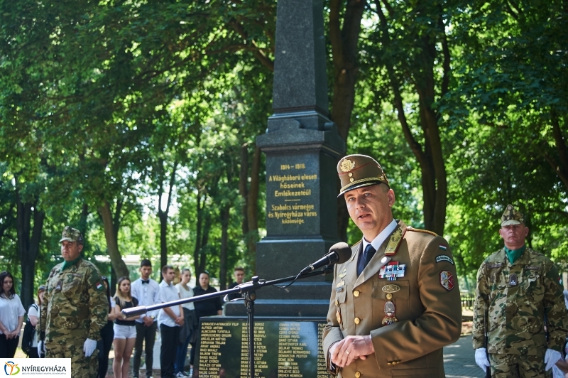 Emlékezés a Hősök Temetőjében - fotó Szarka Lajos