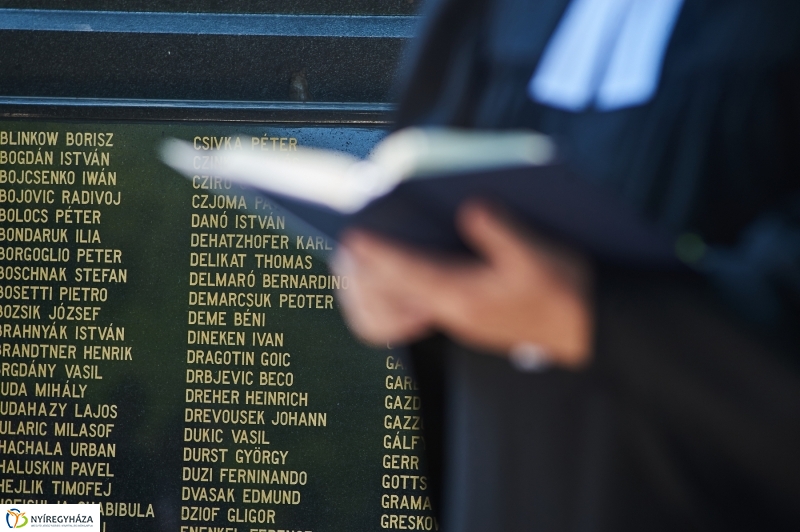 Emlékezés a Hősök Temetőjében - fotó Szarka Lajos