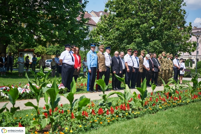 Emlékezés a Hősök terén - fotó Szarka Lajos