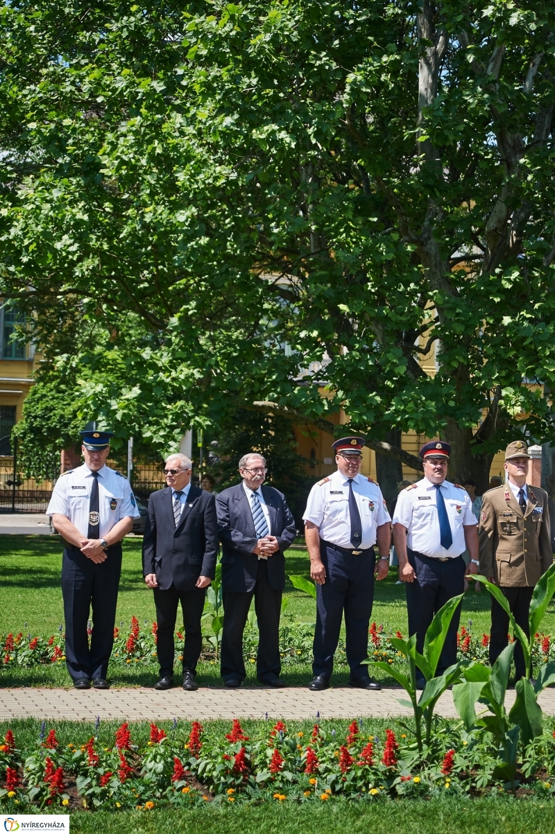 Emlékezés a Hősök terén - fotó Szarka Lajos