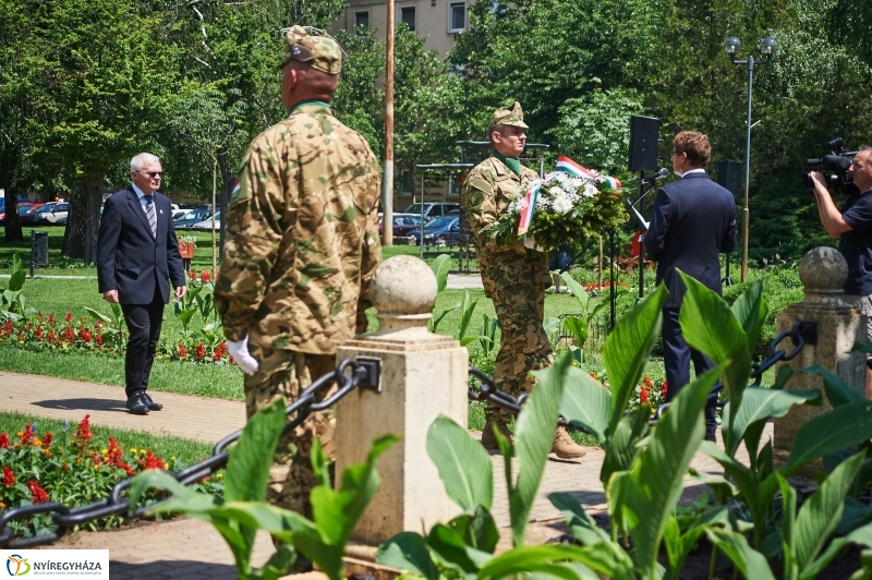 Emlékezés a Hősök terén - fotó Szarka Lajos