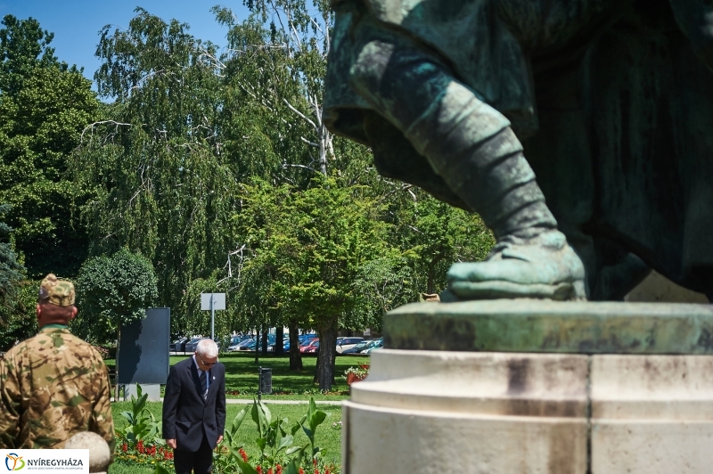 Emlékezés a Hősök terén - fotó Szarka Lajos