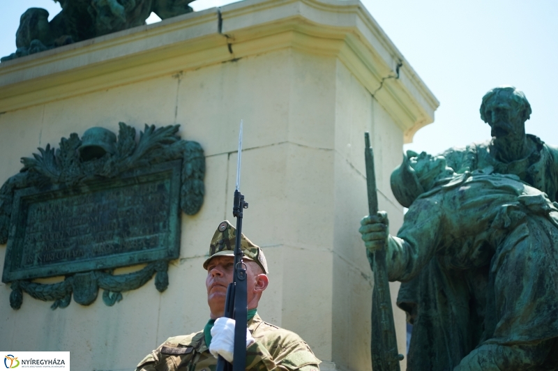 Emlékezés a Hősök terén - fotó Szarka Lajos