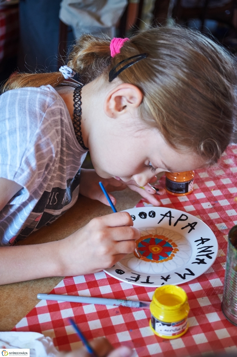 Kézműves program a múzeumfaluban - fotó Szarka Lajos