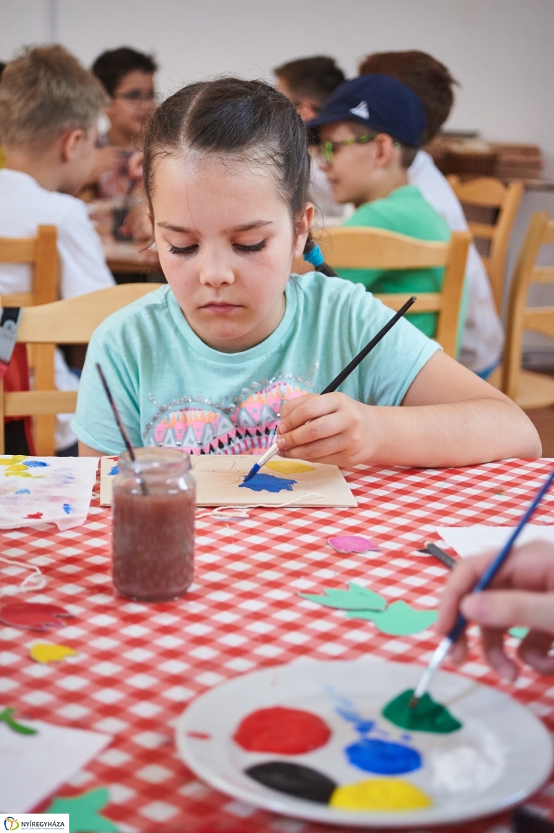 Kézműves program a múzeumfaluban - fotó Szarka Lajos