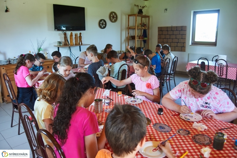 Kézműves program a múzeumfaluban - fotó Szarka Lajos