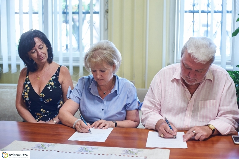 Rotary adomány a Bárczi iskolában - fotó Szarka Lajos