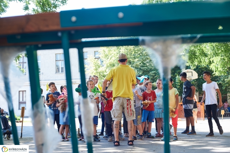 Rotary adomány a Bárczi iskolában - fotó Szarka Lajos