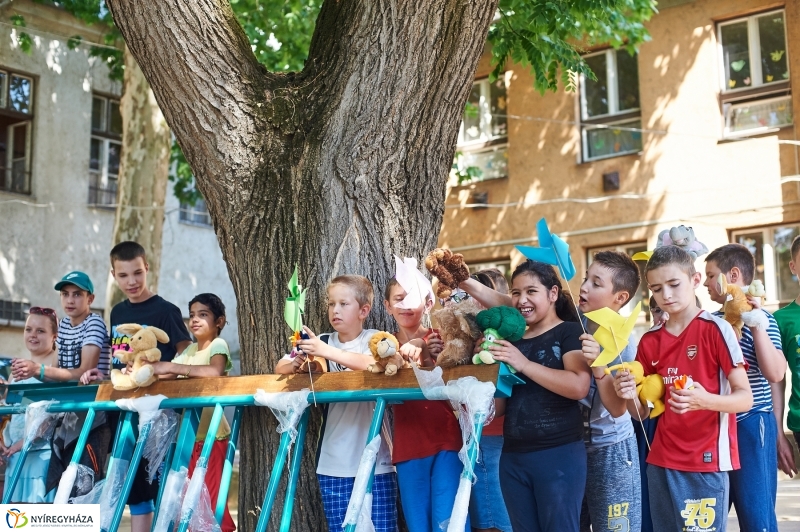 Rotary adomány a Bárczi iskolában - fotó Szarka Lajos