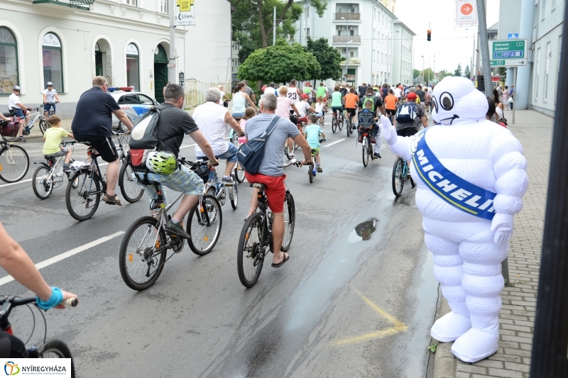 Vidám kerekezés Sóstóra - fotó Trifonov Éva