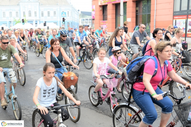 Vidám kerekezés Sóstóra - fotó Trifonov Éva