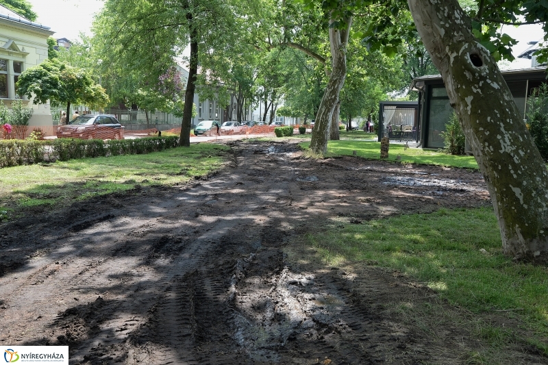 A Benczúr tér bejárása - fotó Trifonov Éva