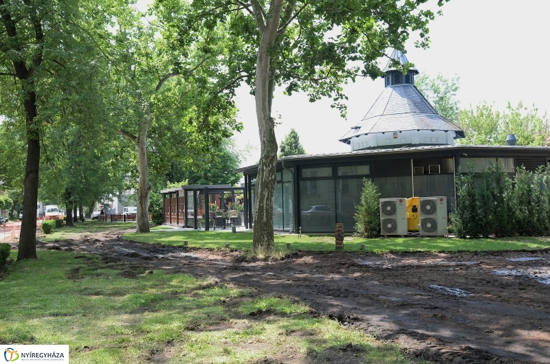 A Benczúr tér bejárása - fotó Trifonov Éva