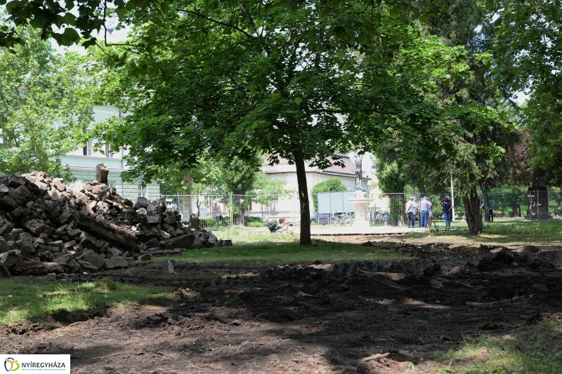 A Benczúr tér bejárása - fotó Trifonov Éva