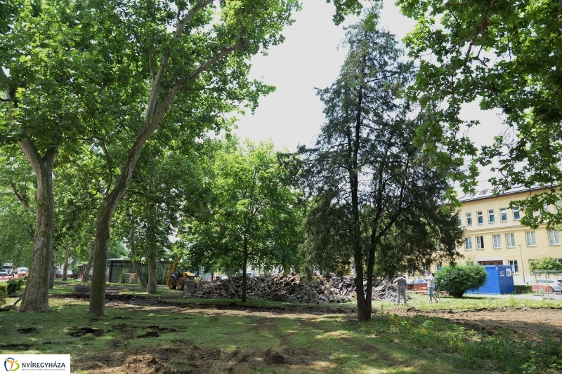 A Benczúr tér bejárása - fotó Trifonov Éva