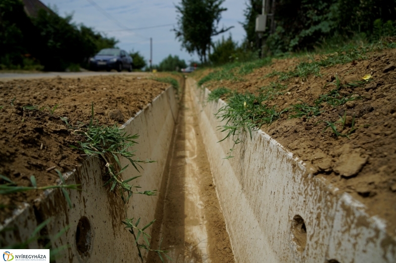 Csapadékelvezető rendszer a Virágfürt utcán - fotó Kohut Árpád