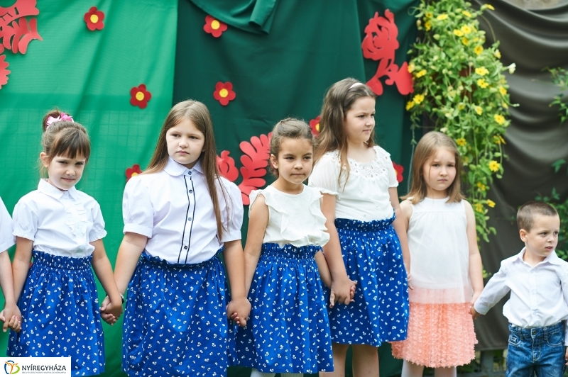 Ballagtak a Mustármagosok - fotó Szarka Lajos