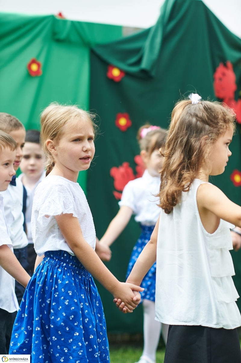 Ballagtak a Mustármagosok - fotó Szarka Lajos
