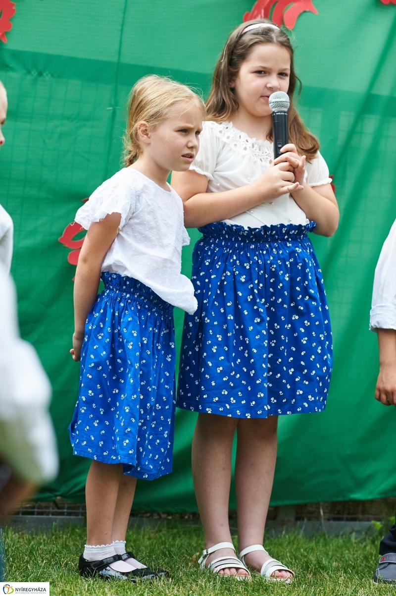 Ballagtak a Mustármagosok - fotó Szarka Lajos
