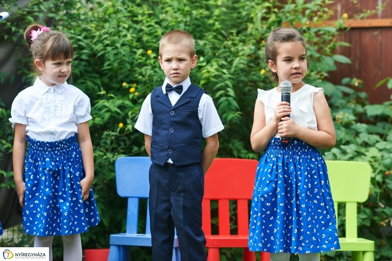 Ballagtak a Mustármagosok - fotó Szarka Lajos