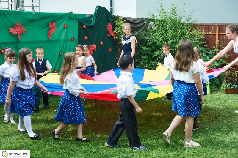 Ballagtak a Mustármagosok - fotó Szarka Lajos