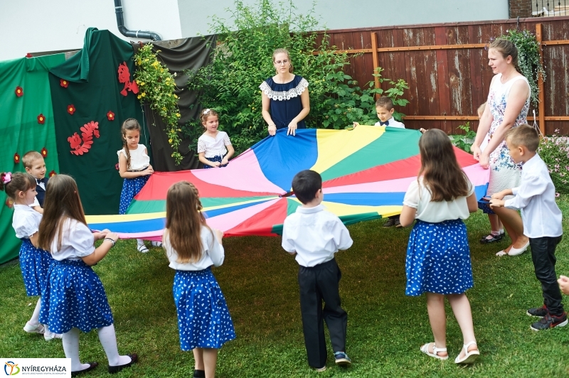Ballagtak a Mustármagosok - fotó Szarka Lajos