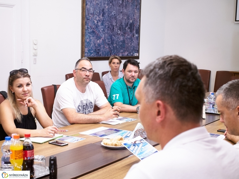 Ússz egy tókört sajtótájékoztató - fotó Szarka Lajos