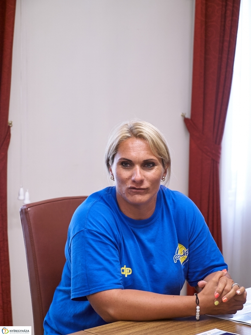 Ússz egy tókört sajtótájékoztató - fotó Szarka Lajos