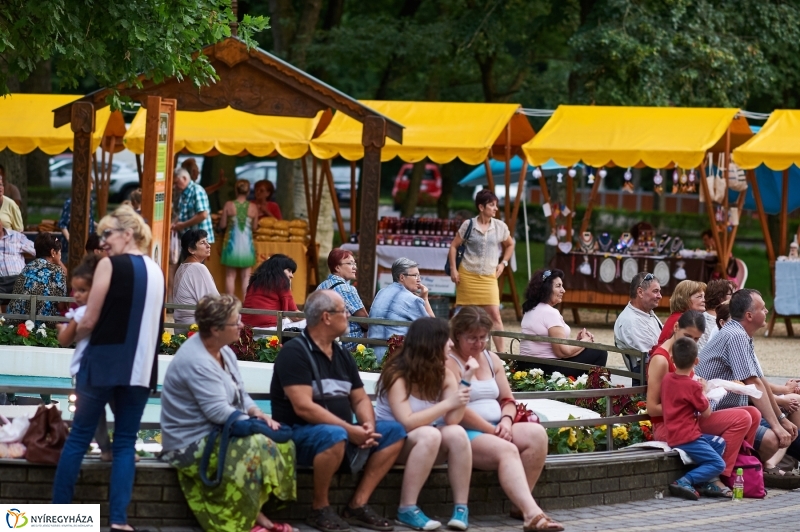 Piac és térzene Sóstón 2018 - fotó Szarka Lajos
