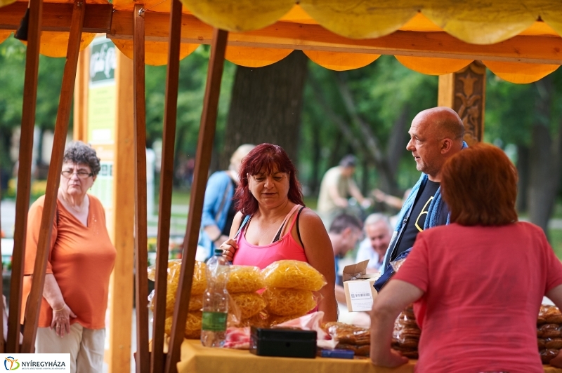 Piac és térzene Sóstón 2018 - fotó Szarka Lajos