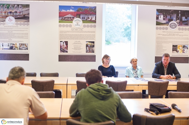 Sajtótájékoztató a múzeumfaluban - fotó Szarka Lajos