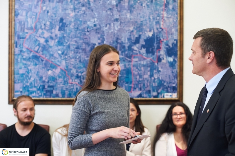 Rászoruló hallgatók támogatása - fotó Szarka Lajos