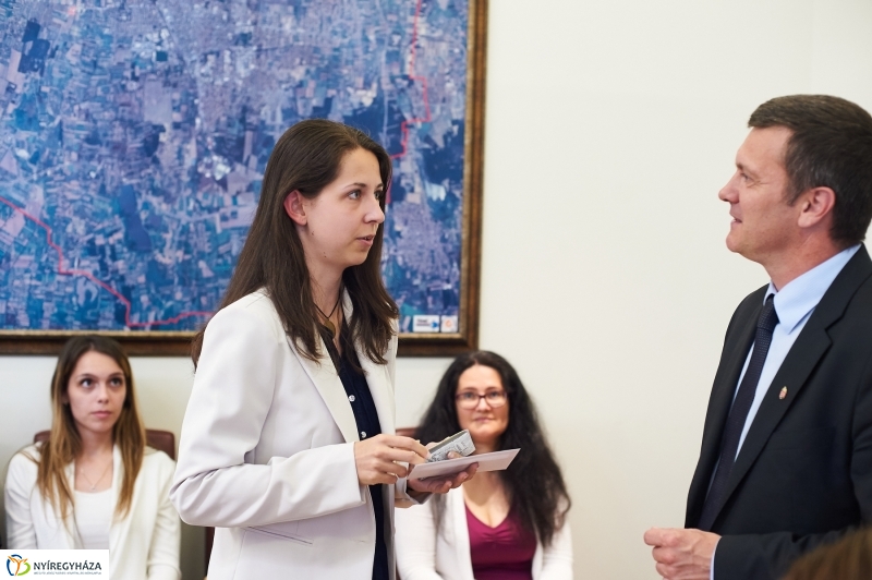 Rászoruló hallgatók támogatása - fotó Szarka Lajos