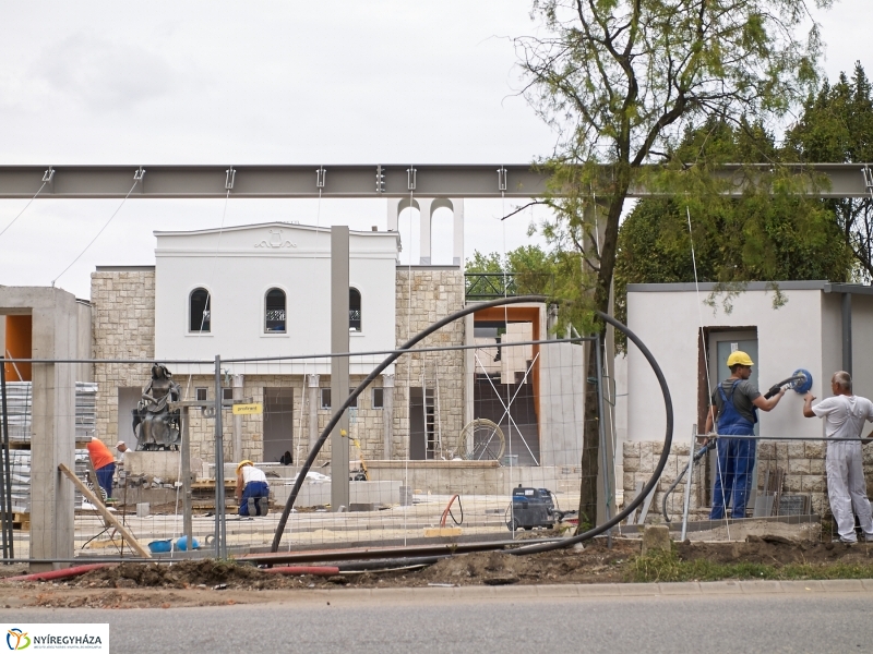 Munkálatok a Benczúr téren - fotó Szarka Lajos