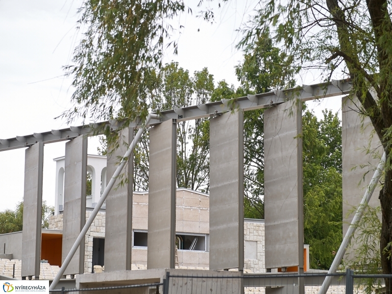 Munkálatok a Benczúr téren - fotó Szarka Lajos