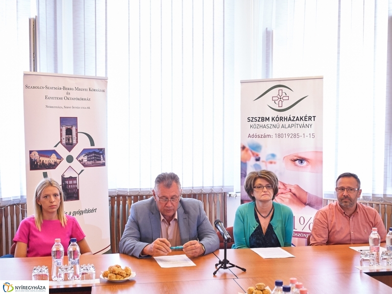 Sajtótájékoztató a kórházban - fotó Szarka Lajos