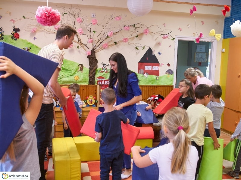 Diákmunka az Eszterlánc oviban - fotó Szarka Lajos