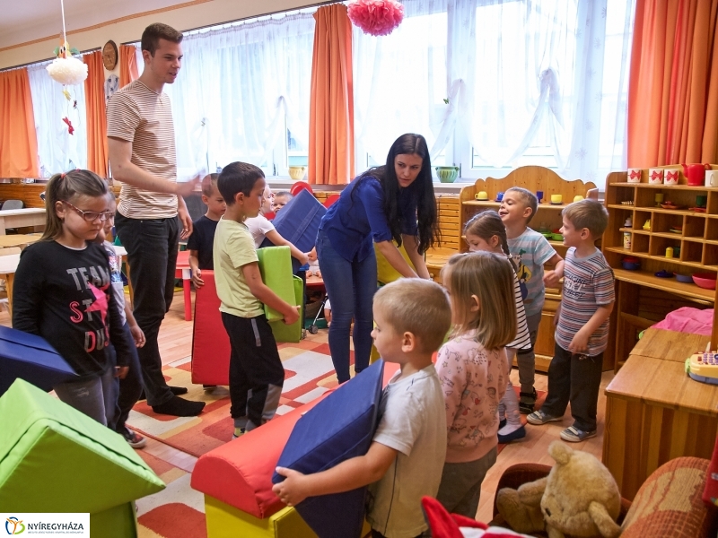 Diákmunka az Eszterlánc oviban - fotó Szarka Lajos