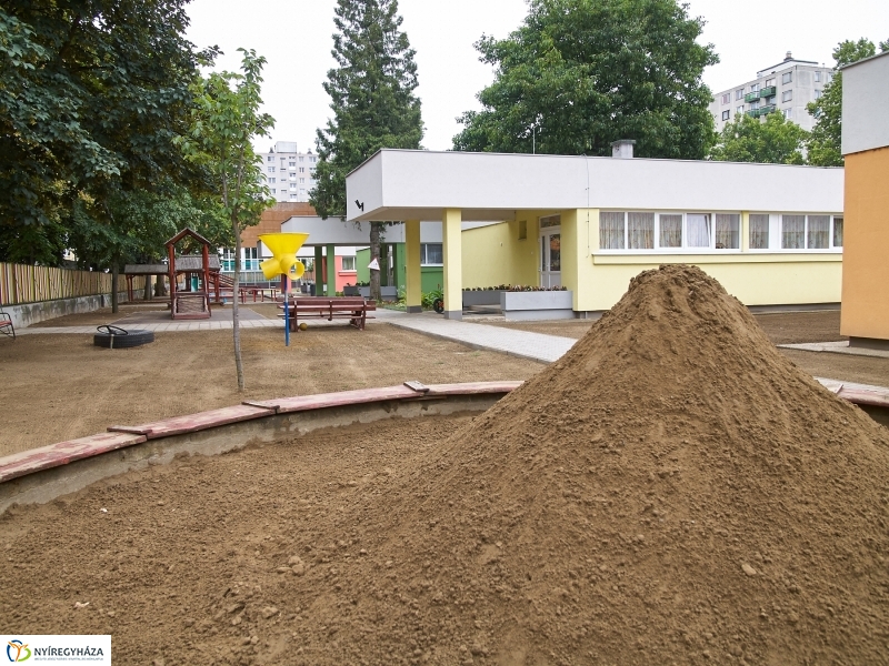 Diákmunka az Eszterlánc oviban - fotó Szarka Lajos