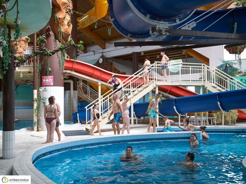 Élményfürdőzés - fotó Szarka Lajos