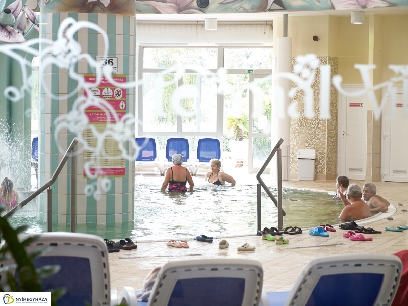 Élményfürdőzés - fotó Szarka Lajos