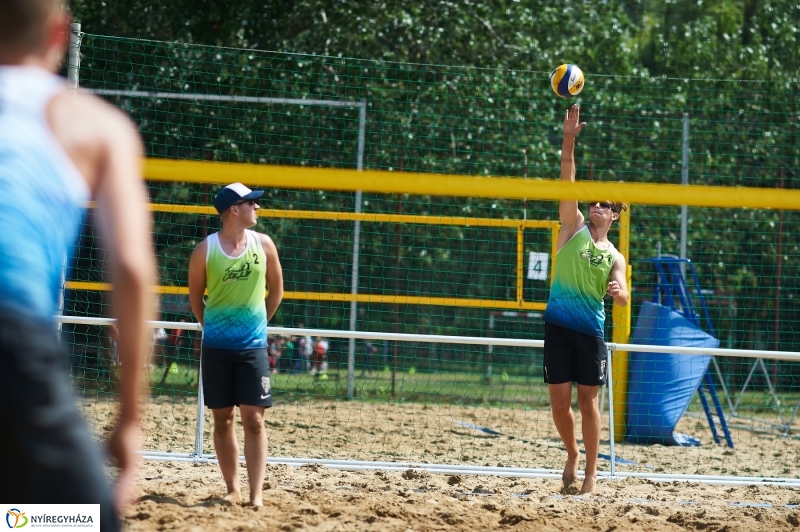 Strandröpi OB a parkfürdőben - fotó Szarka Lajos