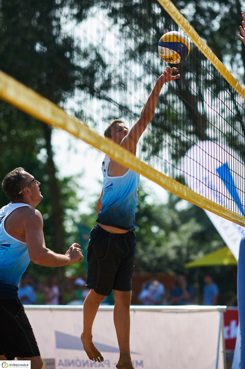 Strandröpi OB a parkfürdőben - fotó Szarka Lajos
