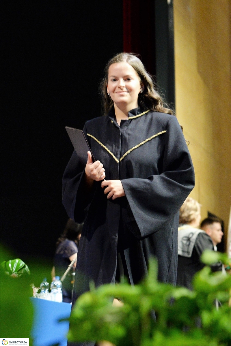 Oklevélátadó ünnepség 1 - fotó Trifonov Éva